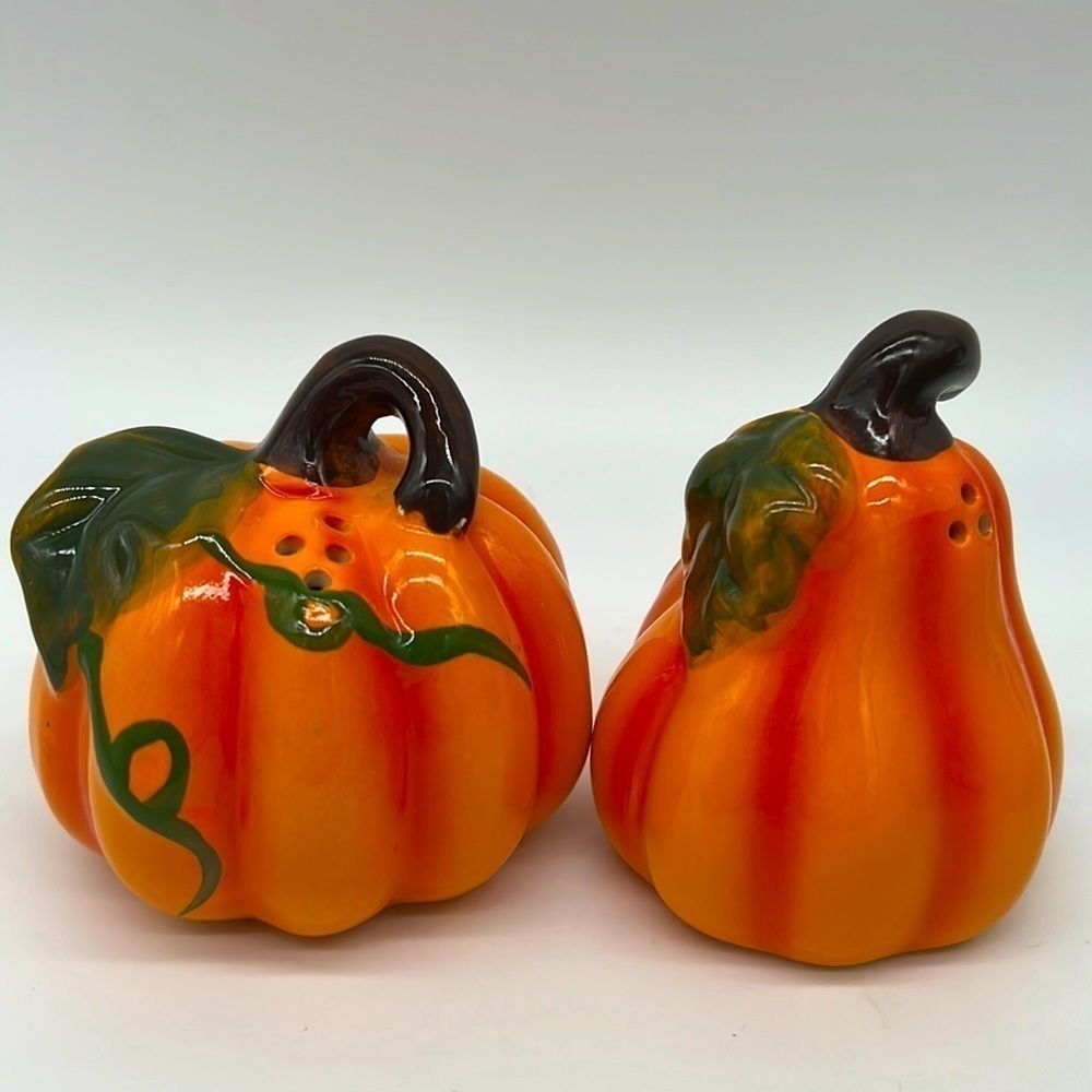 Vintage Pumpkin Salt and Pepper Shakers